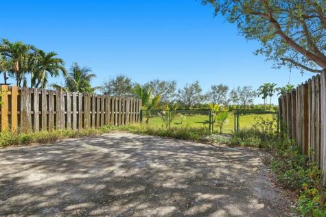 457 SE 37th Place Homestead FL 33033
