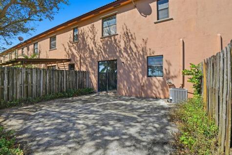 457 SE 37th Place Homestead FL 33033