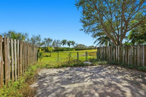 457 SE 37th Place Homestead FL 33033