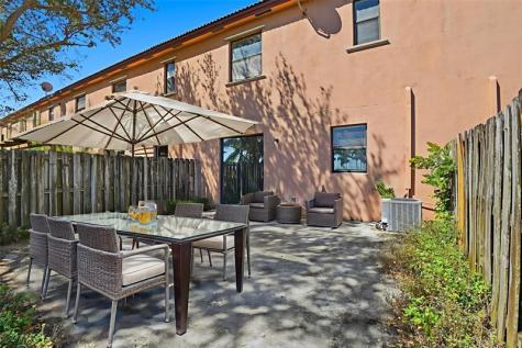 457 SE 37th Place Homestead FL 33033