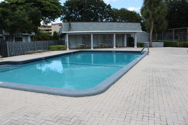 432 NW 70 Avenue Plantation FL 33317