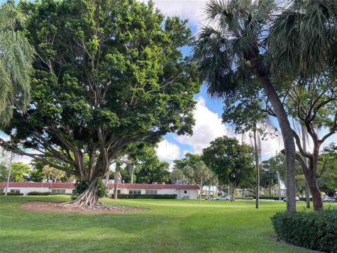 8962 S Hollybrook Boulevard Pembroke Pines FL 33025
