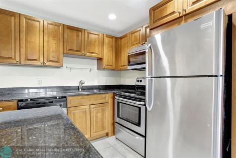 275 Markham M Deerfield Beach FL 33442