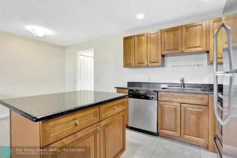 275 Markham M Deerfield Beach FL 33442