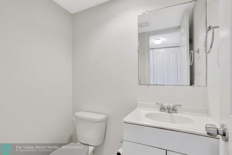 275 Markham M Deerfield Beach FL 33442