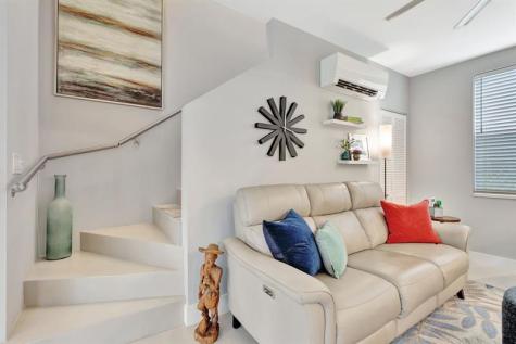 397 Sundial Circle Margate FL 33068