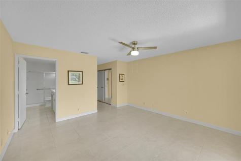 8252 Springlake Drive Boca Raton FL 33496