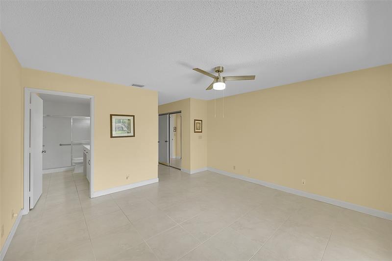 8252 Springlake Drive Boca Raton FL 33496