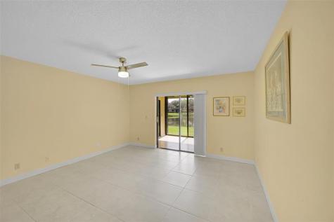 8252 Springlake Drive Boca Raton FL 33496