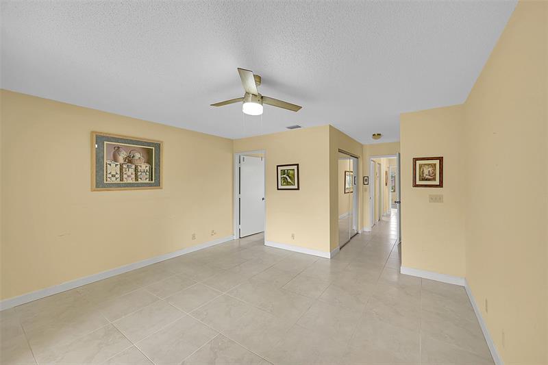 8252 Springlake Drive Boca Raton FL 33496