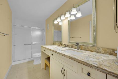 8252 Springlake Drive Boca Raton FL 33496