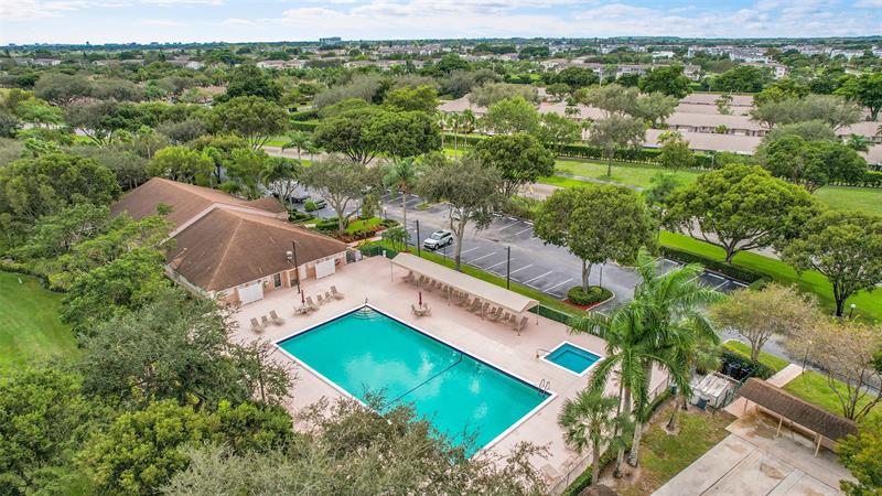 8252 Springlake Drive Boca Raton FL 33496