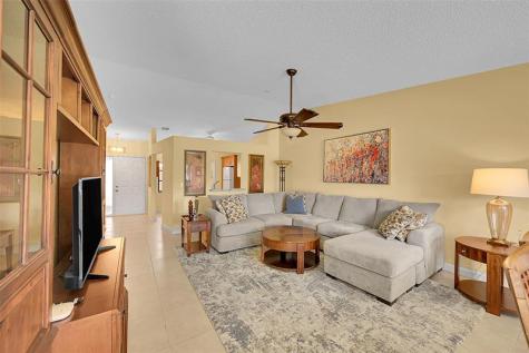 8252 Springlake Drive Boca Raton FL 33496