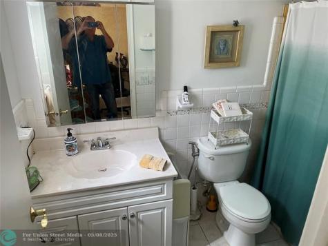 412 S Luna Court Hollywood FL 33021