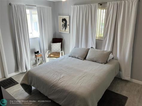 412 S Luna Court Hollywood FL 33021