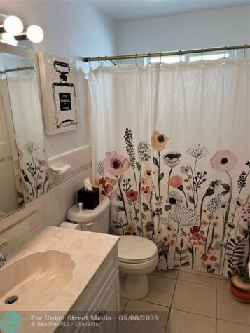 412 S Luna Court Hollywood FL 33021