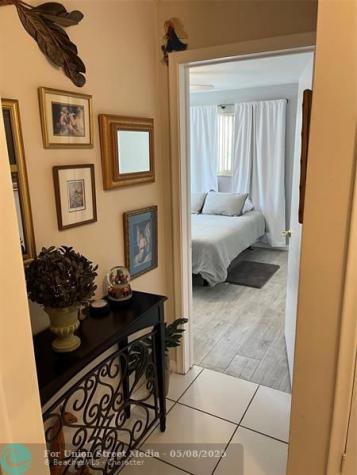 412 S Luna Court Hollywood FL 33021