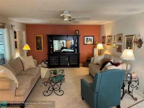 412 S Luna Court Hollywood FL 33021