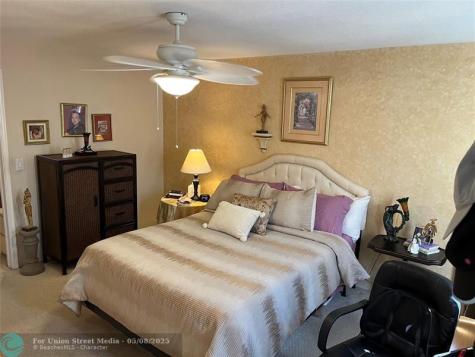 412 S Luna Court Hollywood FL 33021