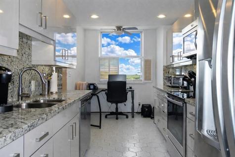 4330 Hillcrest Drive Hollywood FL 33021