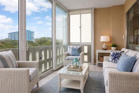 4330 Hillcrest Drive Hollywood FL 33021