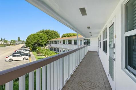 61 Somerset C West Palm Beach FL 33417