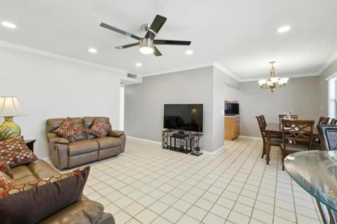 61 Somerset C West Palm Beach FL 33417