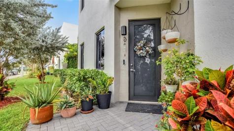 542 SW 91st Court Miami FL 33174