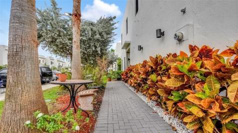 542 SW 91st Court Miami FL 33174