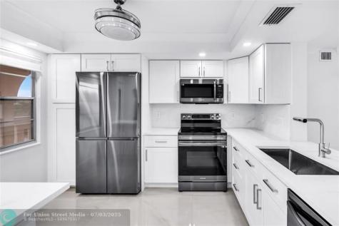 3204 Portofino Point Coconut Creek FL 33066