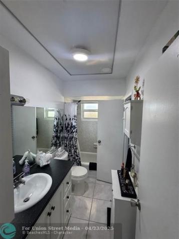 3431 NW 50th Avenue Lauderdale Lakes FL 33319