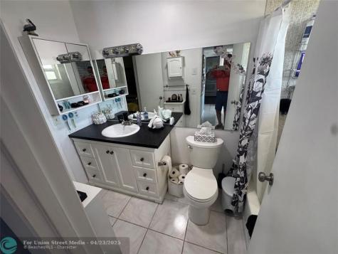 3431 NW 50th Avenue Lauderdale Lakes FL 33319