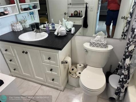 3431 NW 50th Avenue Lauderdale Lakes FL 33319