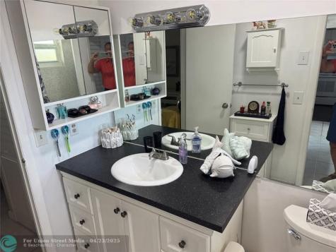 3431 NW 50th Avenue Lauderdale Lakes FL 33319