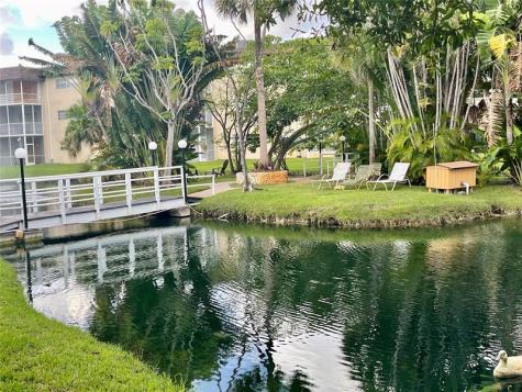 5071 W Oakland Park Boulevard Lauderdale Lakes FL 33313