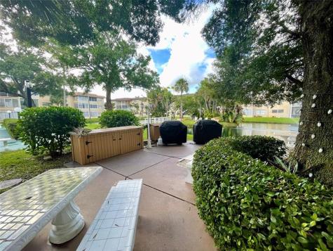 5071 W Oakland Park Boulevard Lauderdale Lakes FL 33313