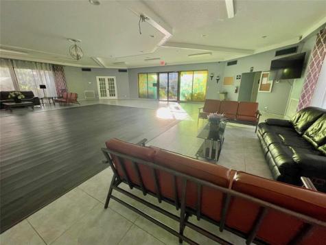 5071 W Oakland Park Boulevard Lauderdale Lakes FL 33313