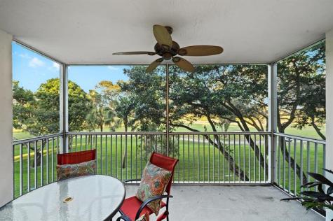 3900 Oaks Clubhouse Drive Pompano Beach FL 33069