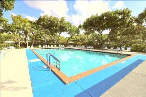 3900 Oaks Clubhouse Drive Pompano Beach FL 33069