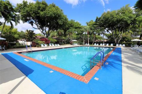 3900 Oaks Clubhouse Drive Pompano Beach FL 33069