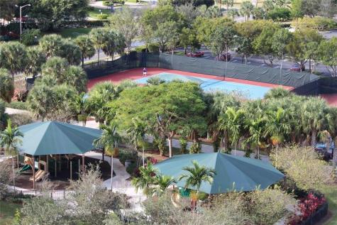 3900 Oaks Clubhouse Drive Pompano Beach FL 33069