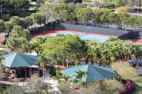 3900 Oaks Clubhouse Drive Pompano Beach FL 33069