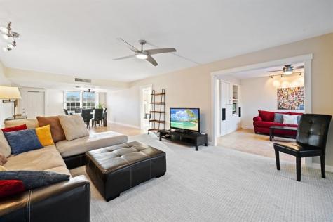 3900 Oaks Clubhouse Drive Pompano Beach FL 33069