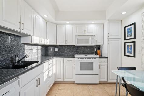 3900 Oaks Clubhouse Drive Pompano Beach FL 33069