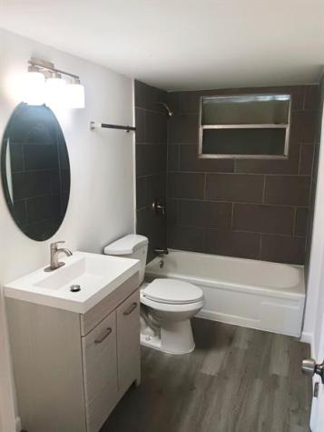 102 Royal Park Drive Oakland Park FL 33309