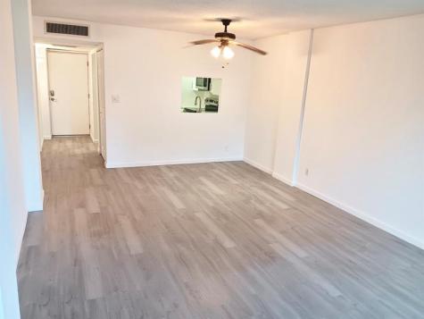 102 Royal Park Drive Oakland Park FL 33309