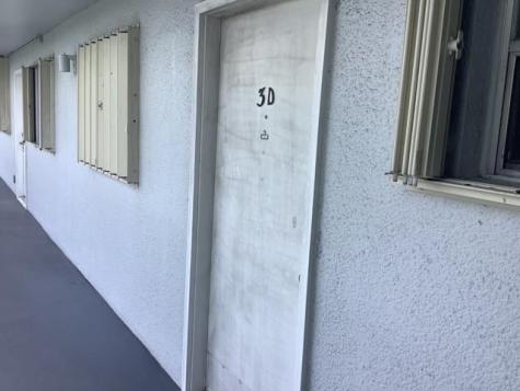 102 Royal Park Drive Oakland Park FL 33309