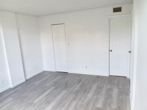 102 Royal Park Drive Oakland Park FL 33309