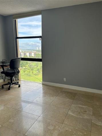 20301 W Country Club Drive Aventura FL 33180
