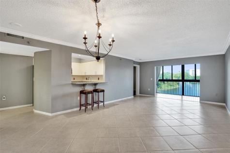 2334 S Cypress Bend Drive Pompano Beach FL 33069